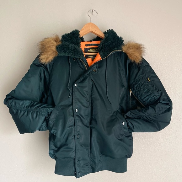 Alpha Industries Other - Alpha Industries Men's Medium N-2B Bomber Jacket